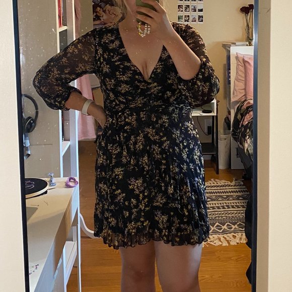 Floral wrap dress with sheer sleeves - Picture 2 of 2